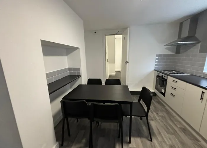 Oyo Arcadia By Habitat101 3*